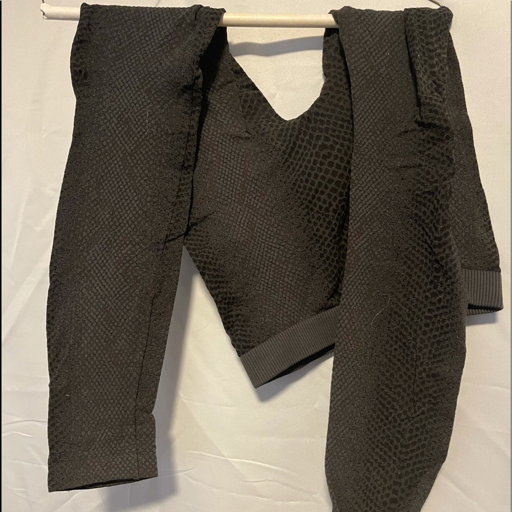 Snake pattern leggings